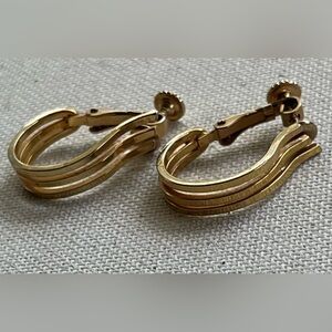 Vintage Napier Gold-Tone Hoop Earrings – Screw Back